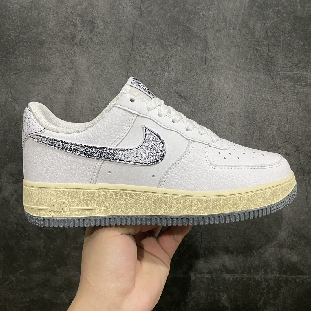 【公司级】NIEK AIR Force 1 Low ’07 “黑白渐变勾”空军一号低帮休闲板鞋 原楦头原纸板 纯正空军版型 专注外贸渠道 全掌内置蜂窝气垫 #原盒配件 原厂中底钢印、拉帮完美 货号：DV7183-100 尺码：36 36.5 37.5 38 38.5 39 40 40.5 41 42 42.5 43 44 44.5 45-莆田鞋批发中心