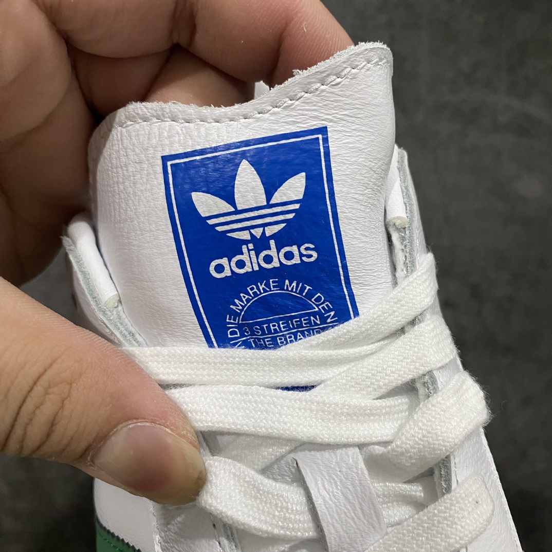 图片[4]-【Top纯原】Adidas Samba OG 桑巴低帮休闲板鞋 白绿 IG1024n全新高端零售平台专供品质出货 全鞋身采用细腻甩纹头层牛皮 包括鞋舌也是头层皮n立体Samba烫金 后跟港宝定型 皮料切割超高清洁度n私模大底 非市面公底 多次调试无色差大底 高价零售首选品质‼️ 尺码：36 36.5 37 38 38.5 39 40 40.5 41 42 42.5 43 44 44.5 45-莆田鞋批发中心