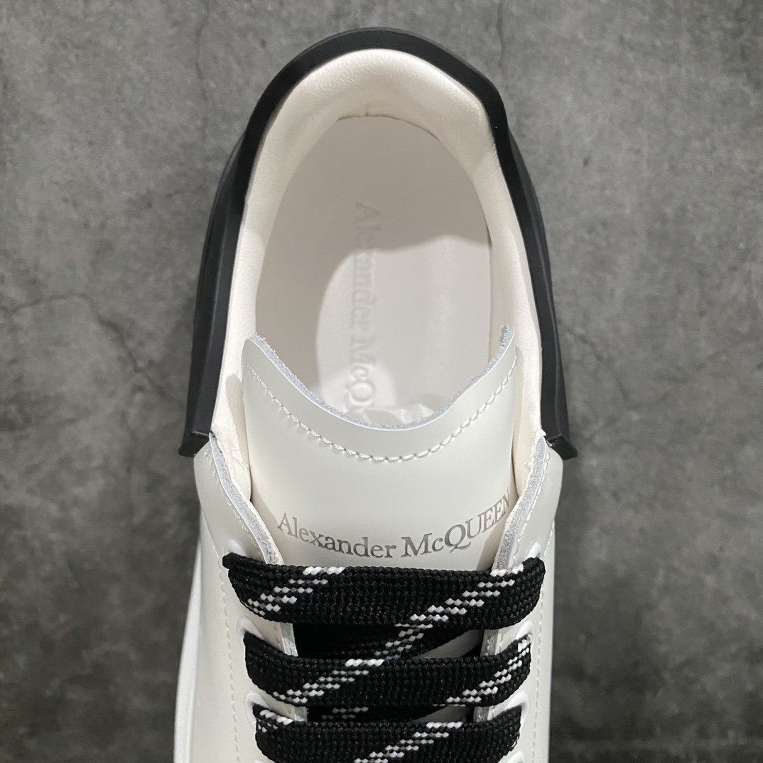 [Top-grade poison box version] Alexander McQueen Alexander McQueen white shoes black drop glue