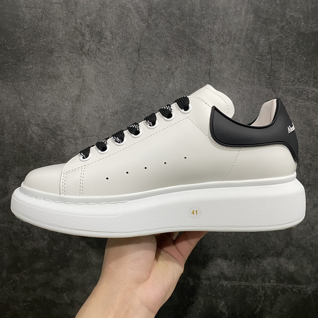 [Top-grade poison box version] Alexander McQueen Alexander McQueen white shoes black drop glue