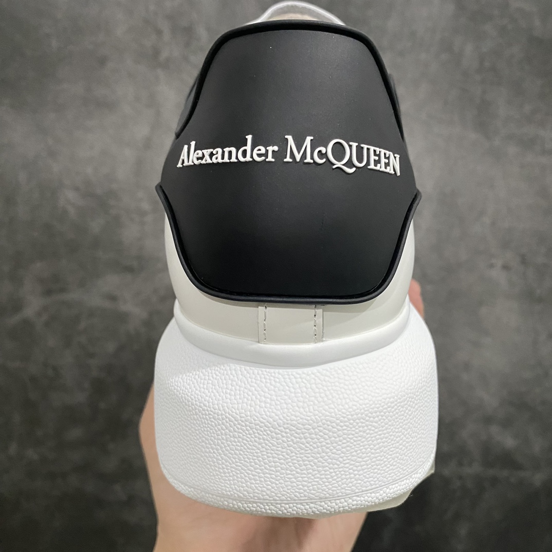 [Top-grade poison box version] Alexander McQueen Alexander McQueen white shoes black drop glue