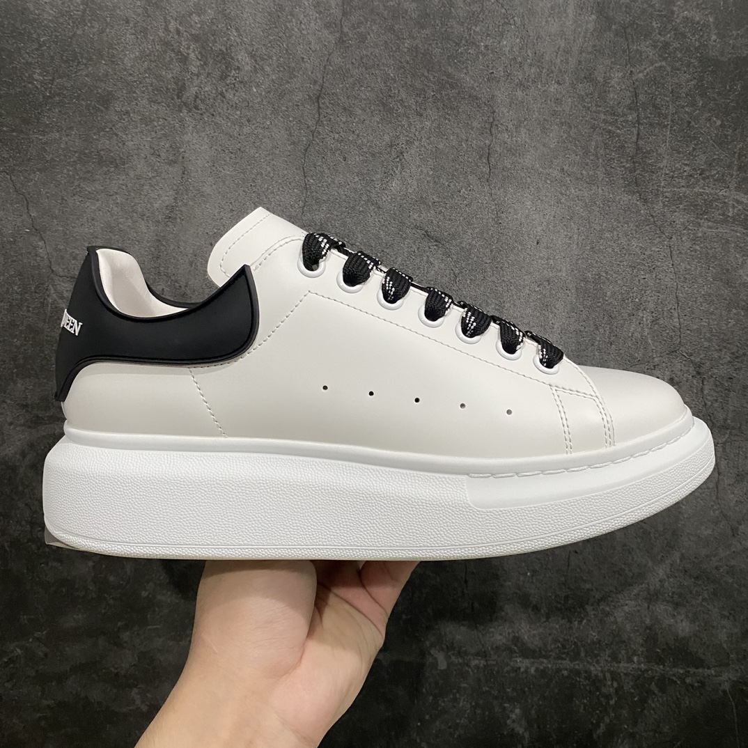 [Top-grade poison box version] Alexander McQueen Alexander McQueen white shoes black drop glue