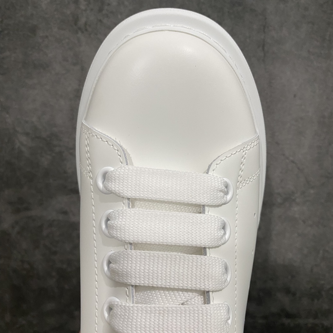 [Top-grade drug box version] Alexander McQueen Alexander McQueen white shoes fantasy tail laser tail