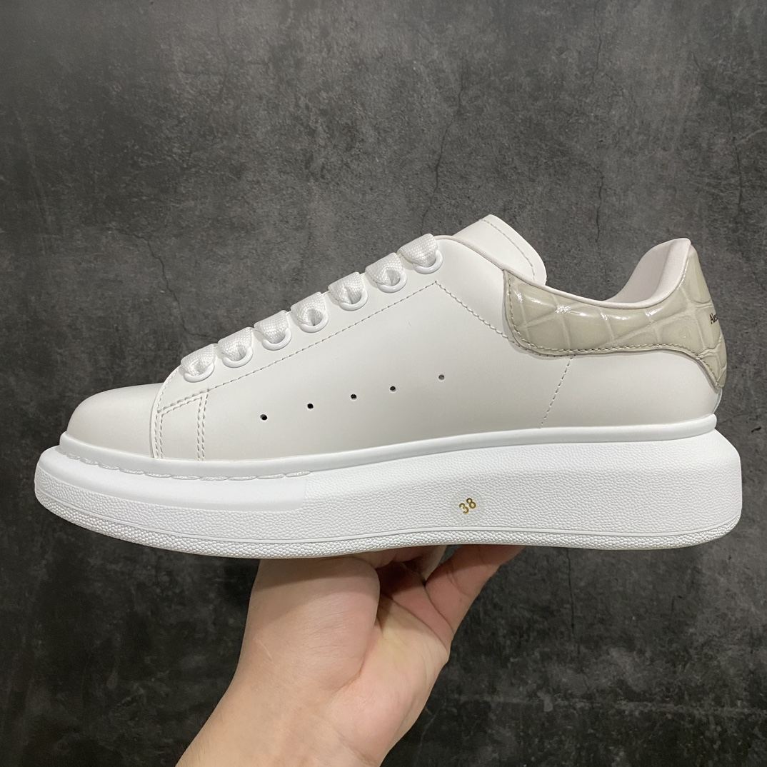 [Top Poison Box Edition] Alexander McQueen Alexander McQueen White Shoes Milk Tea Gray Crocodile Leather Stone Pattern Tail