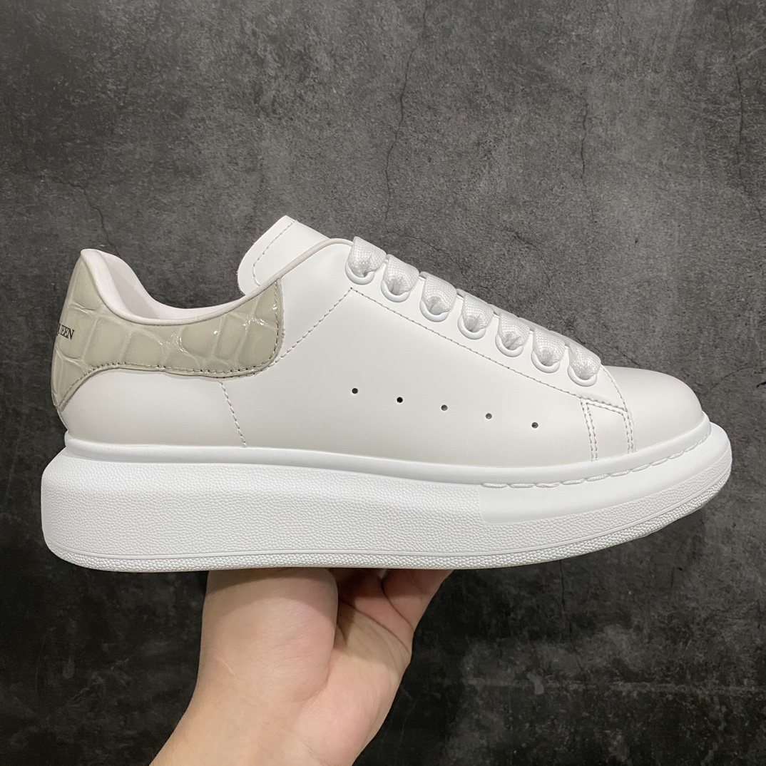 [Top Poison Box Edition] Alexander McQueen Alexander McQueen White Shoes Milk Tea Gray Crocodile Leather Stone Pattern Tail