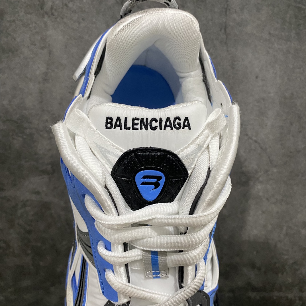 图片[8]-【纯原OK版本】Balenciaga Runner 巴黎世家7.5代 破坏风 手工做旧款复古老爹鞋 白灰蓝n全新外贸版本 核心配合工厂优势供应该款是通过溢胶 做旧 缝线等细节 展示了设计师 Demna的运动鞋风格 传递复古感 后侧板 翘起的鞋头 展示了 Demna 在结构上的未来构想 尺码：35 36 37 38 39 40 41 42 43 44 45 46-莆田鞋批发中心