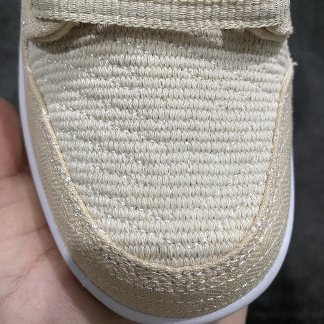 图片[3]-【Top版本】Albino & Preto x Nike SB Dunk Low\”Jiu Jitsu\”扣篮系列低帮休闲运动滑板板鞋“联名骨白黑刺绣刮刮乐”FD2627-200nn男女鞋真标半码制n升级原厂更新数据窄楦翘头版型n采用耐磨厚实全工艺帆布贴合双层“刮刮乐”鞋面材质n正确后跟反口里弧度 原厂中底布正确印刷n鞋垫嵌EVA缓震物料及Air Zoom气垫#外置RB耐磨橡胶大底n 尺码：36 36.5 37.5 38 38.5 39 40 40.5 41 42 42.5 43 44 44.5 45 46 47.5n今年的SB Dunk联名合作不断，虽然4个多月就要结束但还有新款会上线。前段时间海外称曝光了一双Albino & Preto联名，不知道鞋友们是否有印象，而这双SB Dunk合作似乎还有惊喜出现。今天海外更新了Albino & Preto联名的，这双SB Dunk合作款以米白色为主题搭配带有白色线条的黑色Swoosh，后跟则是该品牌标志，材质方面使用了编织面料制成。虽然这双SB Dunk联名看上去平平无奇，但看到这鞋面相信很多鞋友都猜到会和撕撕乐有关了，隐藏在编织面料下面的是红蓝紫主题与鞋垫配色方案相呼应，并且官方还配有5副鞋带可随意组合搭配。-莆田鞋批发中心