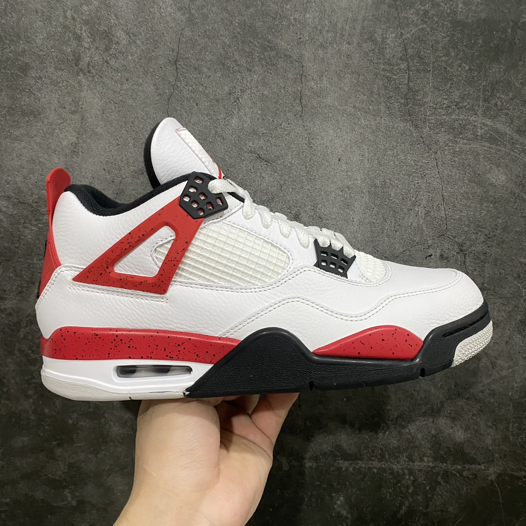 【老DT版】Air Jordan AJ4 Retro 白黑红 红水泥 DH6927-161nn老牌AJ大厂出品 原纸板楦头开发原厂特供皮料加持 确保原汁原味 完美呈现四代版型n一比一鞋头弧度高度鞋身弧度 数据细节工艺流程均保持原鞋一致n皮料切割菱角分明 不变形无多余毛边 柔软性质感一致于原鞋原厂织唛标 原厂飞人电绣工艺 后跟定型进口港宝加持 自然饱满 全鞋荧光划线卡点 追求极致完美 每一双都是工艺品 多重QC质检 超越公司货的品控标准 实实在在的免检产品  尺码：40 40.5 41 42 42.5 43 44 44.5 45 46 47.5-莆田鞋批发中心