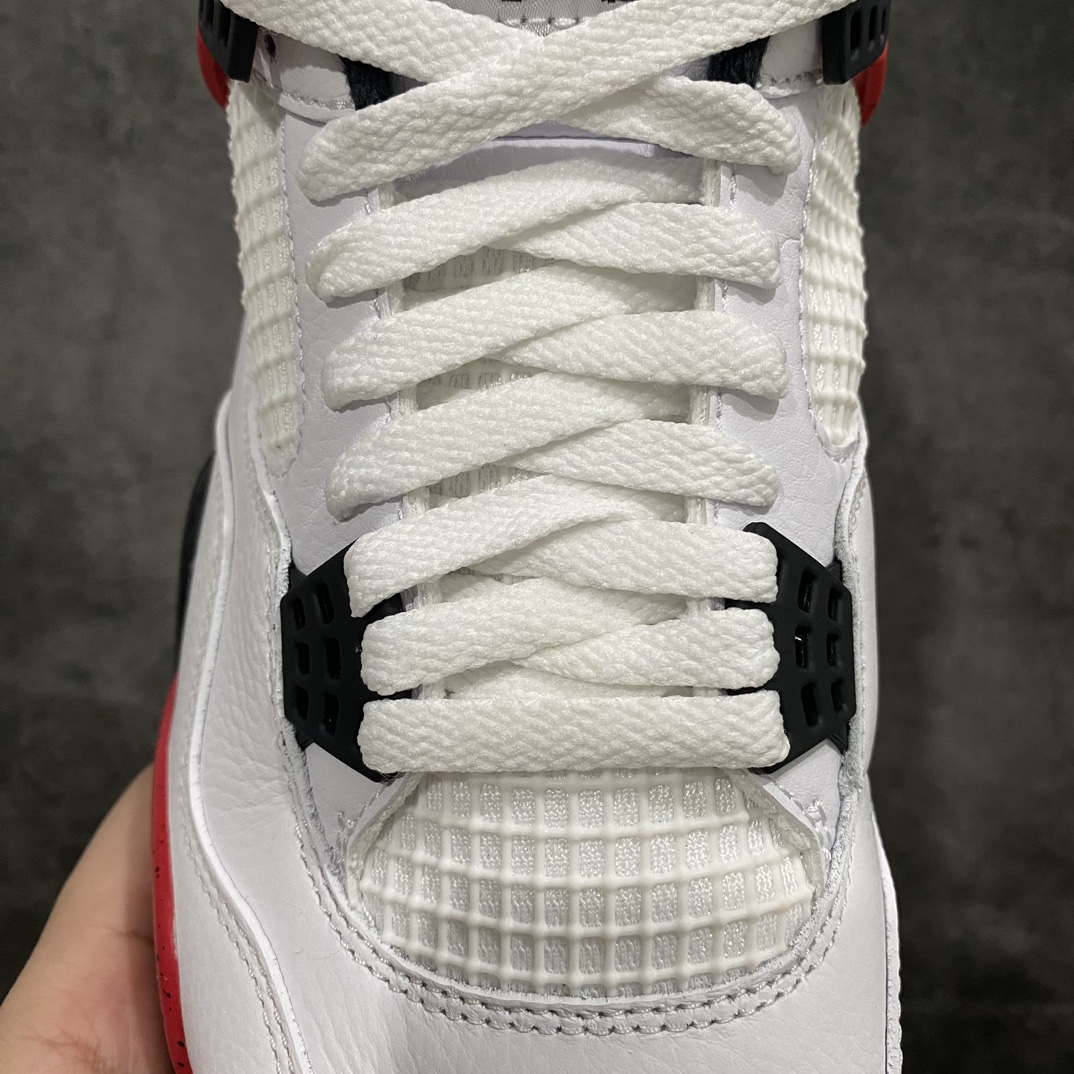 图片[5]-【老DT版】Air Jordan AJ4 Retro 白黑红 红水泥 DH6927-161nn老牌AJ大厂出品 原纸板楦头开发原厂特供皮料加持 确保原汁原味 完美呈现四代版型n一比一鞋头弧度高度鞋身弧度 数据细节工艺流程均保持原鞋一致n皮料切割菱角分明 不变形无多余毛边 柔软性质感一致于原鞋原厂织唛标 原厂飞人电绣工艺 后跟定型进口港宝加持 自然饱满 全鞋荧光划线卡点 追求极致完美 每一双都是工艺品 多重QC质检 超越公司货的品控标准 实实在在的免检产品  尺码：40 40.5 41 42 42.5 43 44 44.5 45 46 47.5-莆田鞋批发中心