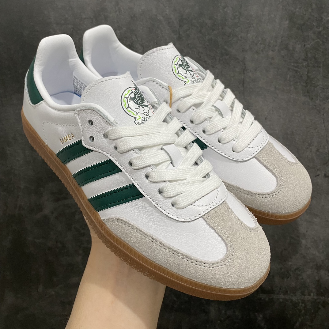 【Top纯原】Adidas Samba OG 桑巴低帮休闲板鞋 白绿 HQ7036n全新高端零售平台专供品质出货 全鞋身采用细腻甩纹头层牛皮 包括鞋舌也是头层皮n立体Samba烫金 后跟港宝定型 皮料切割超高清洁度n私模大底 非市面公底 多次调试无色差大底 高价零售首选品质‼️ 尺码：36 36.5 37 38 38.5 39 40 40.5 41 42 42.5 43 44 44.5 45-莆田鞋批发中心