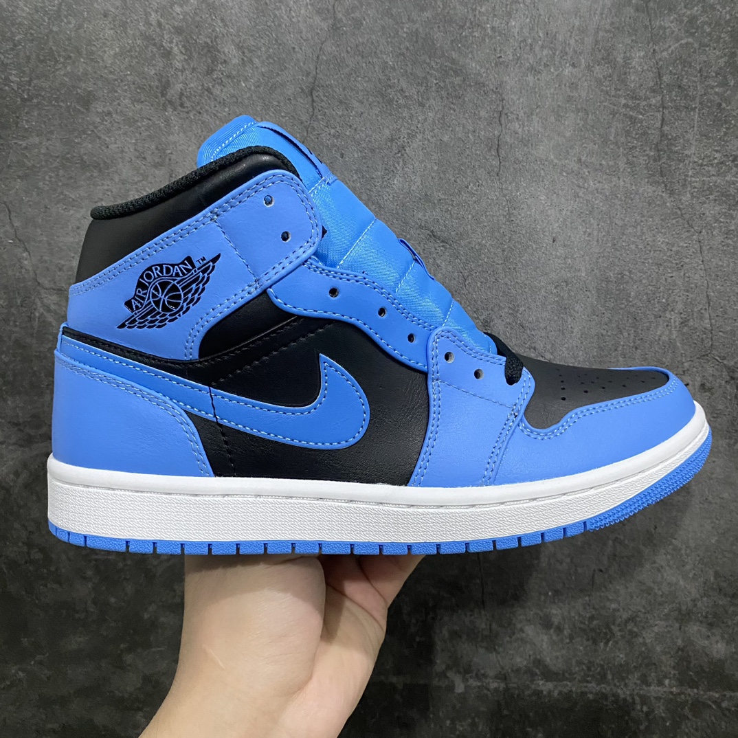 【DT纯原】AJ1 MID 蓝黑 顶级版新色上架 货号：DQ8426-401终端优势供应 市面中低帮最具代表性版本没有之一 口碑大厂出品 品控大底版型不断改良更新 全套原纸板楦头开发 确保原汁原味 完美呈现版型 完美零毛边处理 原厂内置全掌气垫 价格定位良心 平台专用代工流水线出品 一眼公司既视感 拿到手的一瞬间就与众不同 碾压市面所有版本 全部原鞋开发 每一个配色都会采购原鞋确认细节 打破市面看图做货无好货之说  尺码：40 40.5 41 42 42.5 43 44 44.5 45 46-莆田鞋批发中心