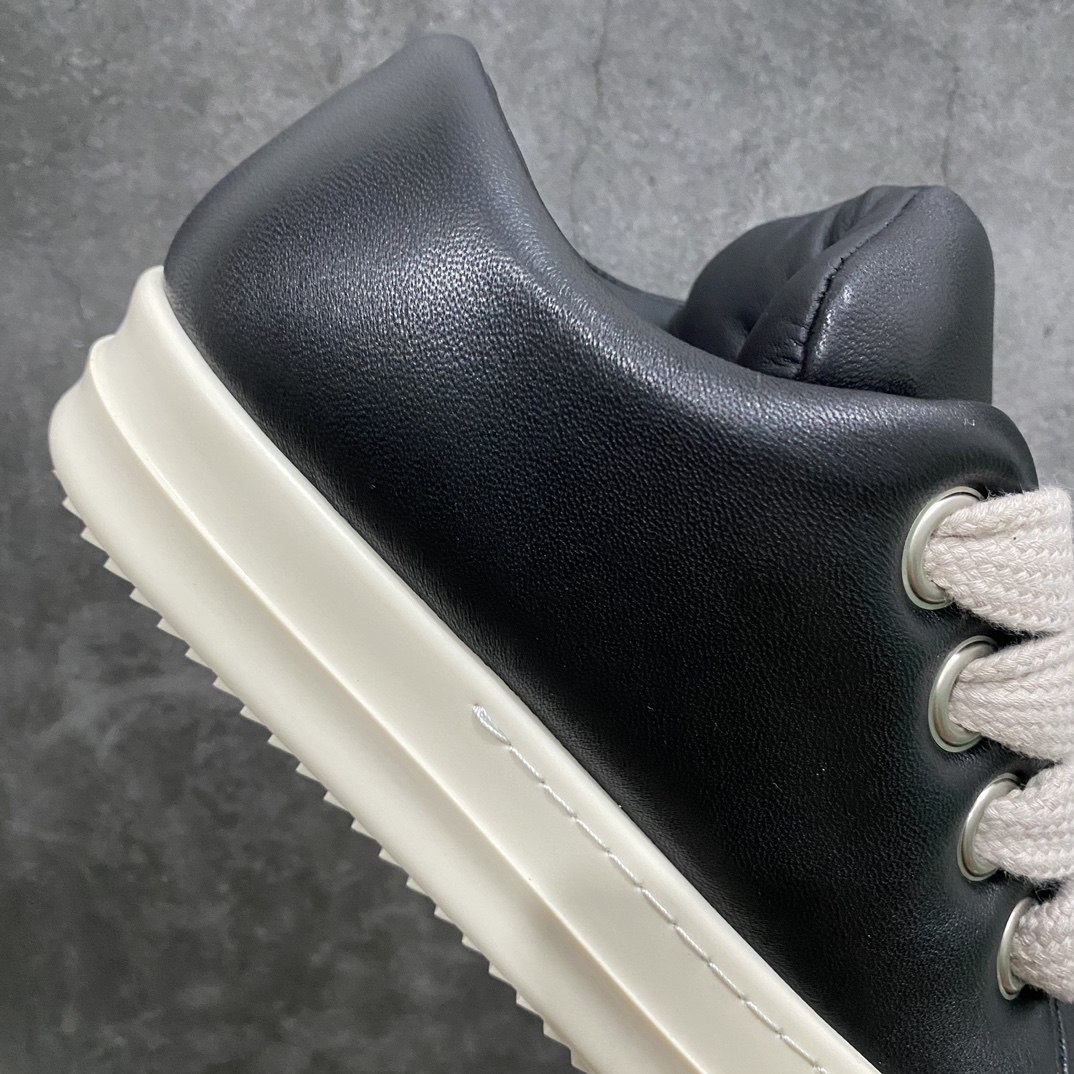 图片[7]-【渠道版】Rick Owens RO FW23 LUXOR 瑞克·欧文斯低帮皮面时尚运动板鞋面包鞋 黑白 ZP拆解原版1:1复模裁片纸格 力求做到0错位 这样才能达到和zp一致的鞋型味道 历时3月重新开模 采用进口cnc数控机床开发对版独家tpu奶香大底 区别于市场所有版本 zp同源全头层粒面小牛皮 达到和zp一致手感 原厂进口细纹布 万邦订购原厂高弹粉红色海绵  尺码：35 36 37 38 39 40 41 42 43 44 45 46n-莆田鞋批发中心