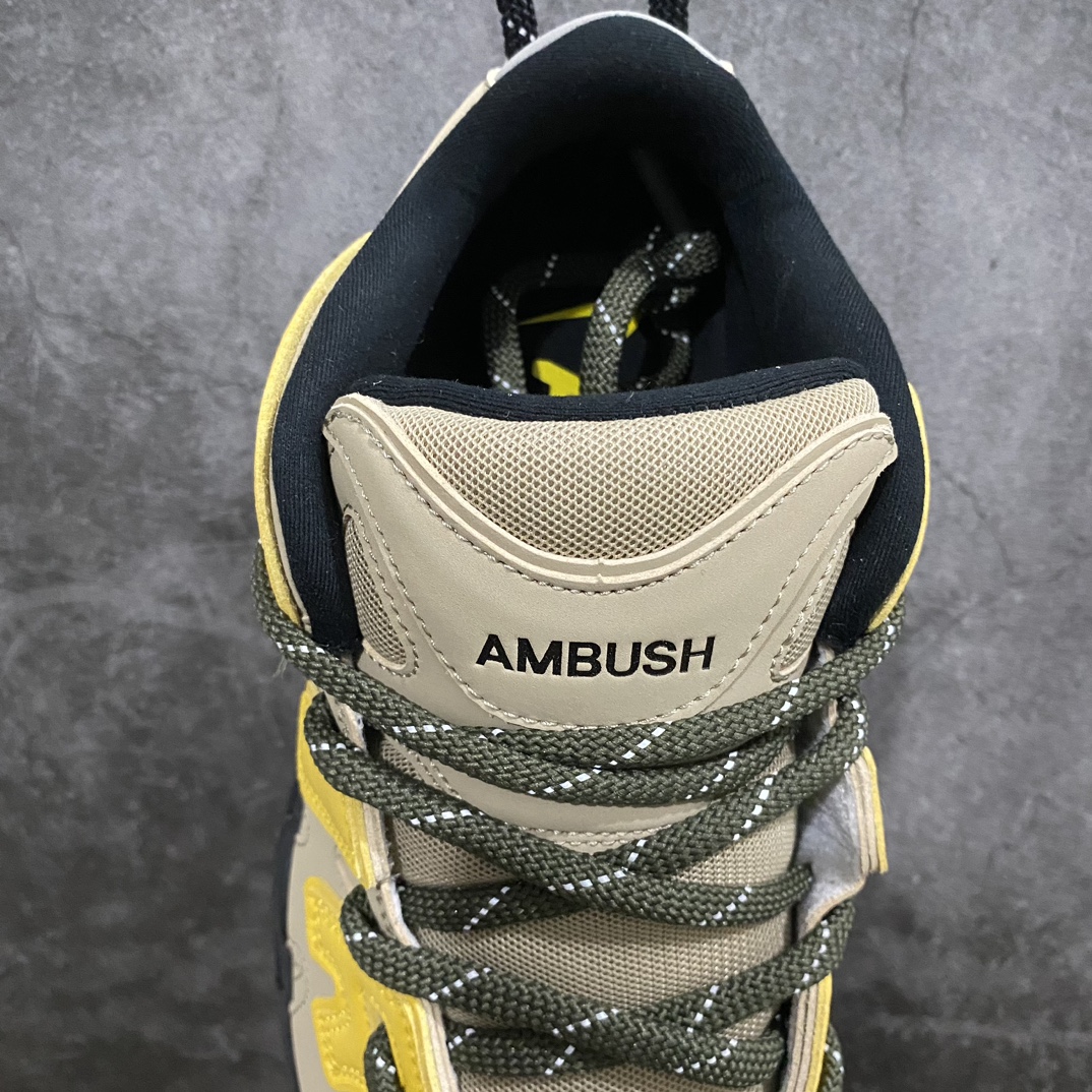 图片[8]-【CK版本】AMBUSH x NK Air More Uptempo Low 皮蓬一代系列低帮经典高街百搭休闲运动文化篮球鞋 棕褐色 FB1299-200nn专业皮蓬大厂出品n经验工艺成熟 细节正确 区别市场提前出货批次n正确粗鞋带 正确鞋舌字体 正确鞋后跟反口弧度不臃肿n欢迎对比任意细节 品质绝对遥遥领先💪🏻nn在经历了Ambush × Air More Uptempo Low首发配色发售 以及小丑配色的多次曝光之后 最后一双黑武士配色也在刚刚被Yoon姐穿了出来 看来马上就是安排下一轮的发售了 这波卖力凹造型也是为自己的新鞋造势 虽然这双黑武士配色应该是曝光三双配色中最普通低调的，但却有着权志龙同款的NK Air Uptempo 黑武士属性加持…此番将经典爆款改为低帮 顺便在后跟处以及鞋舌处加入了Ambush的联名标识 设计上虽然变动不多 但从整体搭配上来说 这双黑武士配色确实不会出错 机能风拉满~这双新款的Ambush x NK Air More Uptempo Low 预计将于今年正式上线 下面附上鞋款信息 感兴趣的各位不要错过了~ 尺码：36 36.5 37.5 38 38.5 39 40 40.5 41 42 42.5 43 44 45-莆田鞋批发中心