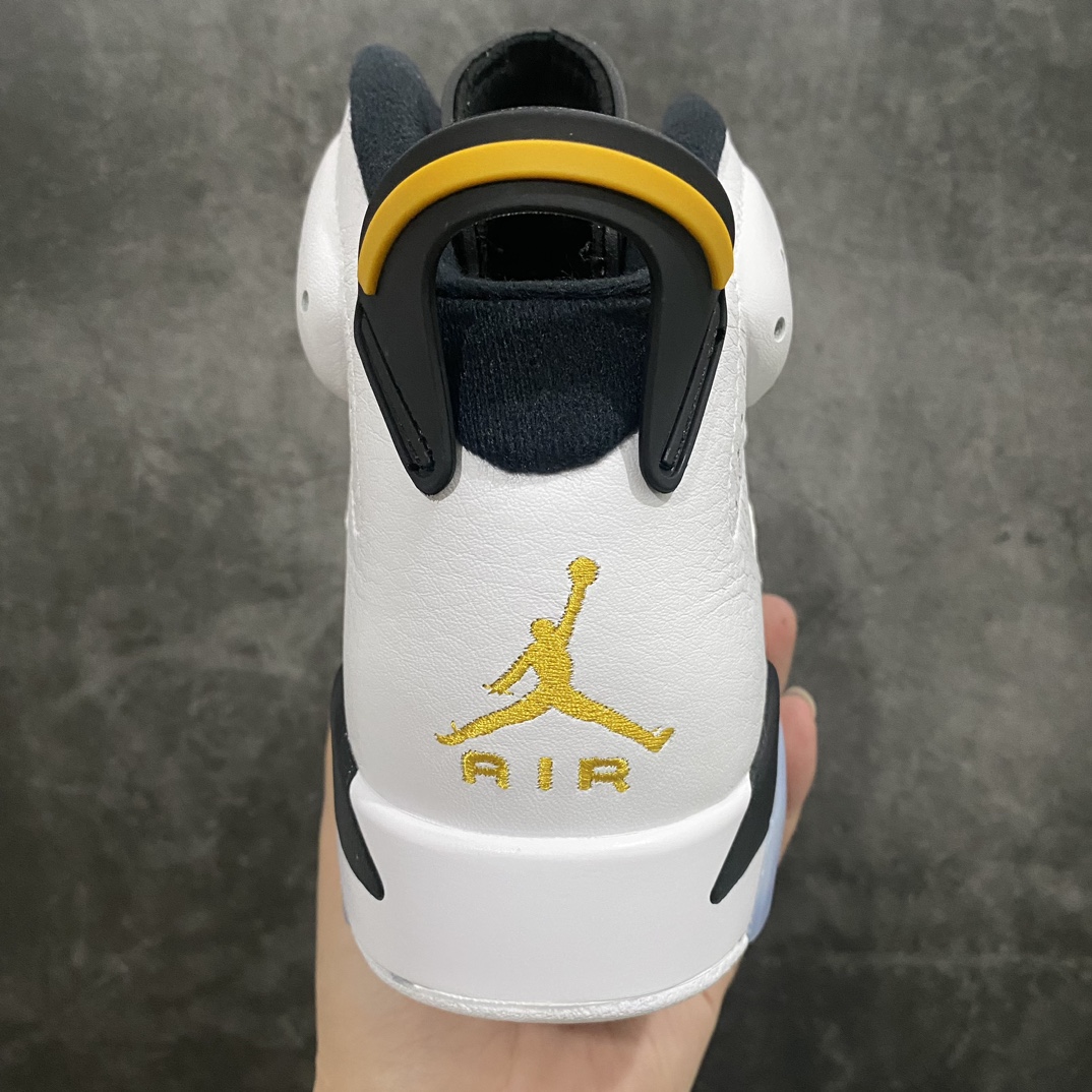 图片[4]-【外贸版】Air Jordan 6 Retro \”Yellow Ochre\” 高帮 白黄 AJ6 乔丹6代 aj6 乔6 高邦 白黄 乔丹篮球鞋系列 在覆盖层上采用白色皮革，在侧面板、鞋头、鞋带锁、鞋跟标签上的部分和鞋舌覆盖层上均采用黄色绒面革。其他细节包括黑色鞋舌、内衬、Jumpmanj Logo标志；后跟和中底的Jumpmann Logo则以黄色点缀，最后以白黑中底搭配冰冷的半透明外底上完善设计收尾。 货号：CT8529-170 尺码：40 40.5 41 42 42.5 43 44 44.5 45 46 47.5-莆田鞋批发中心