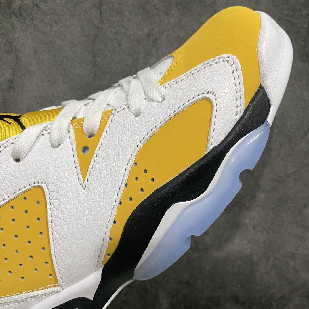 图片[6]-【外贸版】Air Jordan 6 Retro \”Yellow Ochre\” 高帮 白黄 AJ6 乔丹6代 aj6 乔6 高邦 白黄 乔丹篮球鞋系列 在覆盖层上采用白色皮革，在侧面板、鞋头、鞋带锁、鞋跟标签上的部分和鞋舌覆盖层上均采用黄色绒面革。其他细节包括黑色鞋舌、内衬、Jumpmanj Logo标志；后跟和中底的Jumpmann Logo则以黄色点缀，最后以白黑中底搭配冰冷的半透明外底上完善设计收尾。 货号：CT8529-170 尺码：40 40.5 41 42 42.5 43 44 44.5 45 46 47.5-莆田鞋批发中心