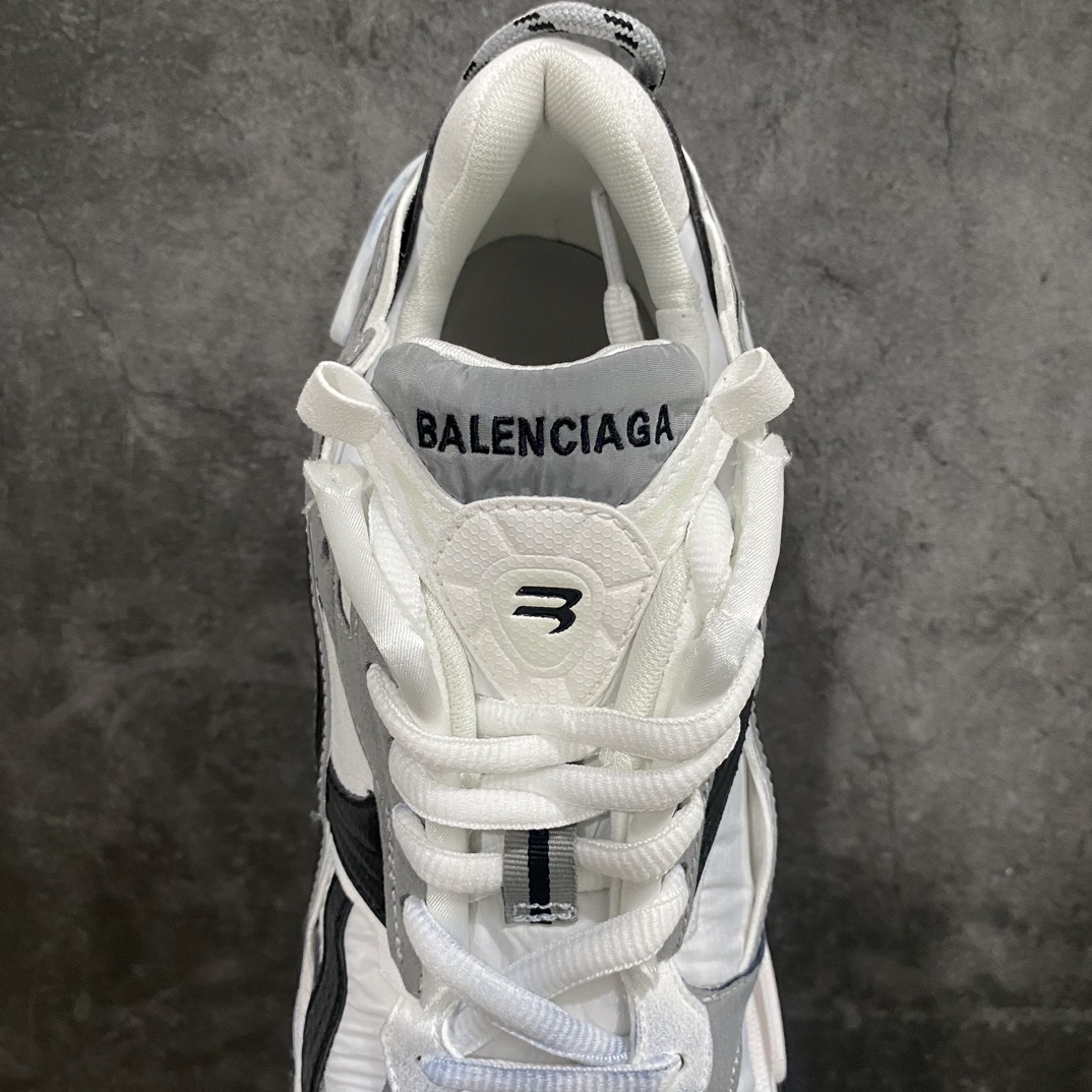 图片[8]-【纯原i8版本】Balenciaga Runner 巴黎世家7.5代 破坏风 手工做旧款复古老爹鞋 白灰黑n全新外贸版本 核心配合工厂优势供应该款是通过溢胶 做旧 缝线等细节 展示了设计师 Demna的运动鞋风格 传递复古感 后侧板 翘起的鞋头 展示了 Demna 在结构上的未来构想 尺码：35 36 37 38 39 40 41 42 43 44 45 46-莆田鞋批发中心