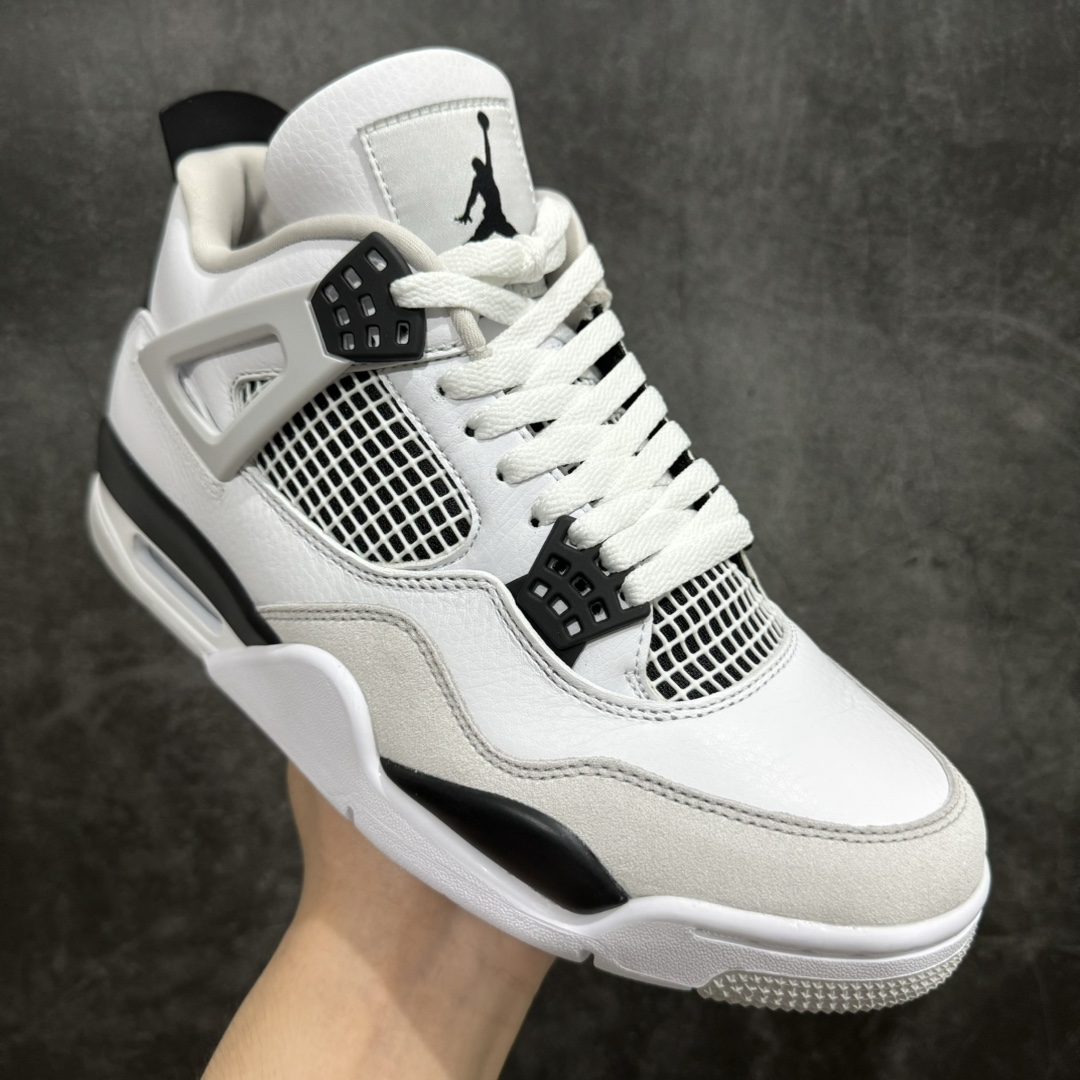 图片[3]-【莞产裁片】Air Jordan AJ4n黑白灰 小白水泥 DH6927-111 全套原纸板楦头开发 原厂特供皮料加持完美四代版型 一比一鞋头弧度高度鞋身弧度数据细节工艺流程均保持原鞋一致 原厂TPU网格鞋带扣原厂织唛标 原厂飞人电绣工艺 印刷中底布 四线拉帮 米色美纹纸贴合固定 进口港宝加持 后跟自然饱满 追求极致完美 每一双都是工艺品  尺码：40.5-47.5-莆田鞋批发中心