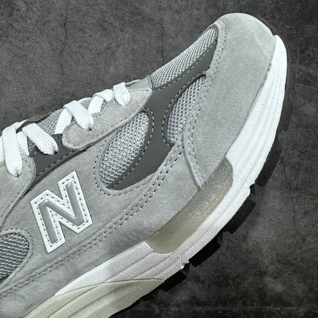 图片[6]-【纯原M纯原】New Balance M992GR 新百伦NB992总统复古慢跑鞋 元祖灰M版新系列992系列开始陆续出货正确3M反光细节 原楦原纸版开发正确6层组合底模精密开发 后跟透明TPU水晶装饰条稳固 沿用了引以为傲的跑鞋手工技艺 采用猪皮绒面并包裹局部透气网面的鞋身设计 菱网鞋舌上刻有New Balance USA 鞋面依旧身着经典的大热之灰 彰显了其高端的品质身份  尺码：36 37 37.5 38 38.5 39 40 40.5 41.5 42 42.5 43 44 45 46.5-莆田鞋批发中心