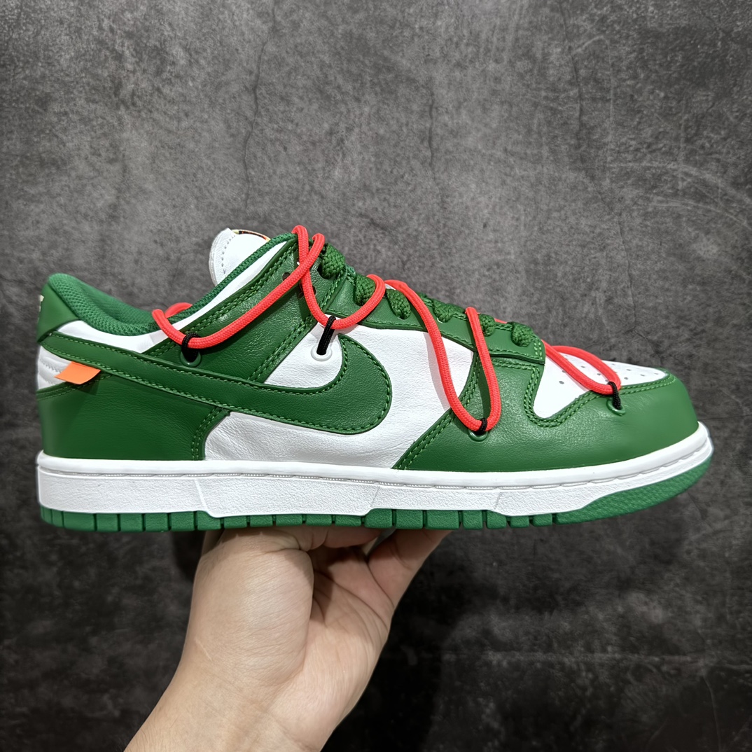 【PK版本】Off-White x Futura x NK SB Dunk OW联名 白绿 货号：CT0856-100全新补货 全身采用原厂皮料 鞋带 织唛 内标全部客供原厂渠道  一比一字体对位 完美鞋型  原厂大底、防盗扣 超高清洁度 裸鞋般工艺 服务少数高端客户群体 尺码：36 36.5 37.5 38 38.5 39 40 40.5 41 42 42.5 43 44 44.5 45 46 47.5-莆田鞋批发中心