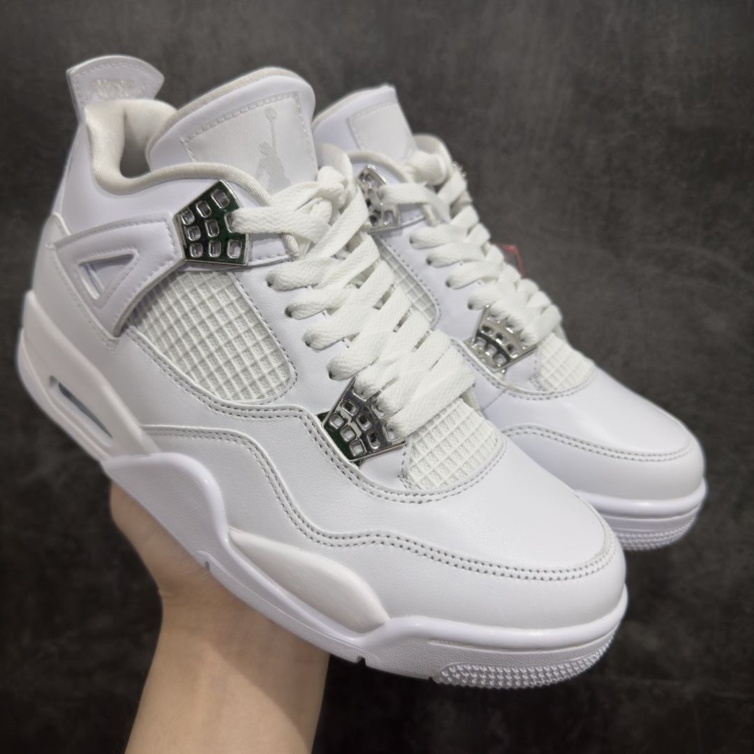 【莞产裁片】Air Jordan AJ4 Pure Moneyn纯白 白银扣 白猫308497-100n大厂出品 值得信赖的产品n原鞋开发 全鞋为原鞋一致头层皮材质 质感满满n鞋型到位 正宗乔4的完美鞋型 鞋舌长度同步原鞋n原厂网格不打皱 鞋底有刷漆 正确电脑针车走线 超高裁边清洁度n值得入手零售的好货，优势价格主推💪🏻 尺码：40.5-47.5-莆田鞋批发中心