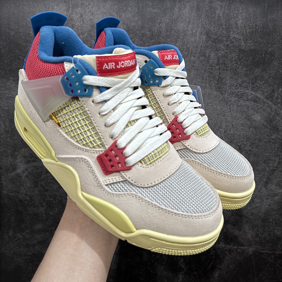 【老DT版本】Union LA x Air Jordan 4 AJ4 联名 南海岸 粉红蓝货号：DC9533-800nn纯原专业AJ大厂出品 耗时半年巨作全套原纸板楦头开发 原厂特供皮料加持确保原汁原味 完美呈现四代版型一比一鞋头弧度高度鞋身弧度 数据细节工艺流程均保持原鞋一致 原厂TPU网格鞋带扣 正确内里网布 菱角分明不变形无多余毛边 柔软性质感一致于原鞋 市场唯一原厂鞋扣模具 背面可见隐藏注塑口 原厂织唛标 原厂飞人电绣工艺 尾指中部跳三针 独家绑鞋带手法 印刷中底布 四线拉帮 米色美纹纸贴合固定 进口港宝加持 后跟自然饱满 全鞋荧光划线卡点 追求极致完美 每一双都是工艺品 多重QC质检 超越公司货的品控标准 实实在在的免检产品  尺码：40 40.5 41 42 42.5 43 44 44.5 45 46 47.5n 尺码：40-47.5-莆田鞋批发中心