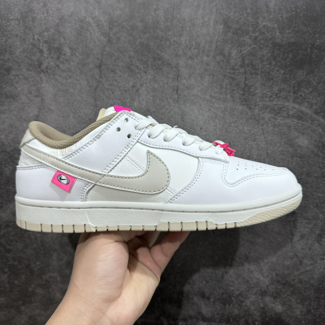 【纯原Y版本】Nike SB Dunk Low 白粉扣n全头层皮料版本 正确低趴鞋头细节 拒绝偷工减料n在过去的几年里，Nike Dunk Low出现了各种不同的品牌，其中一些已经彻底改变了鞋子。但是在这里，通过所谓的“拆分”，Swoosh 提供了一种更简单的设计，只有一个突出的调整。乍一看，这双鞋首先出现在 GS 尺码 没有任何值得注意的变化。但仔细观察后，您会发现中间面板略微拼凑而成，中间分开，一侧是尼龙，另一侧是纺织品。除了 Swoosh 上的额外缝线外，其余的结构更加普通，穿着白色、亮粉和亮绿色的色调 货号：DX6060-121 尺码：35.5 36 36.5 37.5 38 38.5 39 40 40.5 41 42 42.5 43 44 44.5 45 46 47.5-莆田鞋批发中心