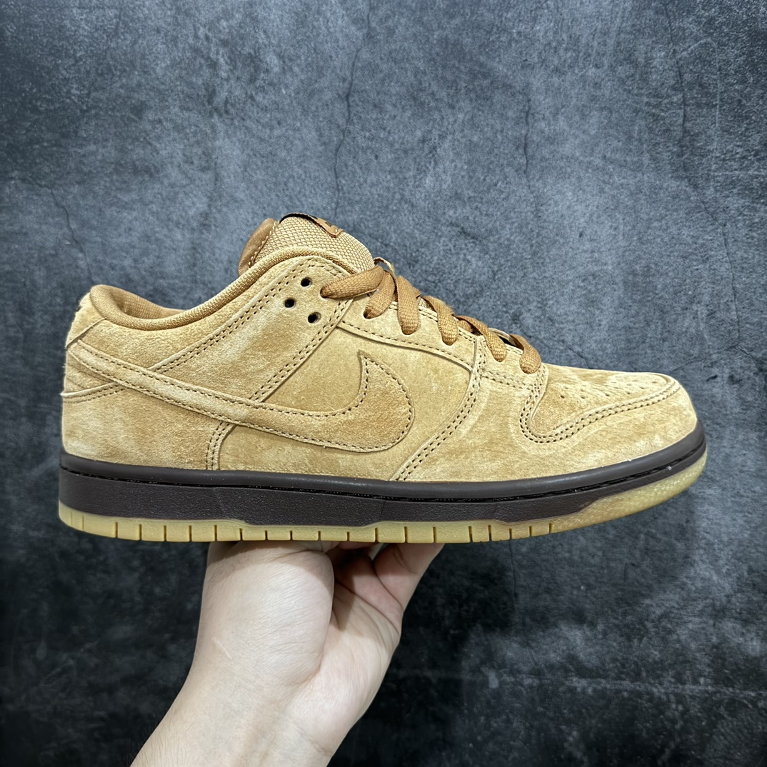 【神版】NK SB Dunk Low Pro 小麦色 BQ6817-204性价比王者 极限压缩利润空间 超乎所想的高性价比 用料绝不含糊 原盒原配 正确耐磨橡胶大底 超高清洁度 全鞋零毛边皮料切割 全套原楦原模倾力打造完美版型SIZE：36 36.5 37.5 38 38.5 39 40 40.5 41 42 42.5 43 44 44.5 45 46 47.5-莆田鞋批发中心