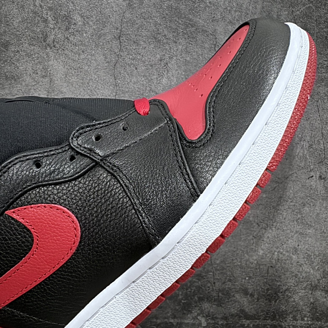 图片[6]-【莞产DG版本】Air Jordan 1 High  \” Banned\” 黑红禁穿 2011版 AJ1乔1高帮文化篮球鞋 432001-001国内一线头部知名大厂出品 知名厂牌同源 原鞋原楦头纸板开发 极致一眼正品既视感 原厂漆皮皮料打造 整体楦型 正确鞋垫背胶 中底拉帮 飞翼3D高频深度立体 等各方细节做工完美呈现 最大限度还原公司正品 实拍如图所示 所见即所得 尺码：40.5 41 42 42.5 43 44 44.5 45 46 47.5-莆田鞋批发中心