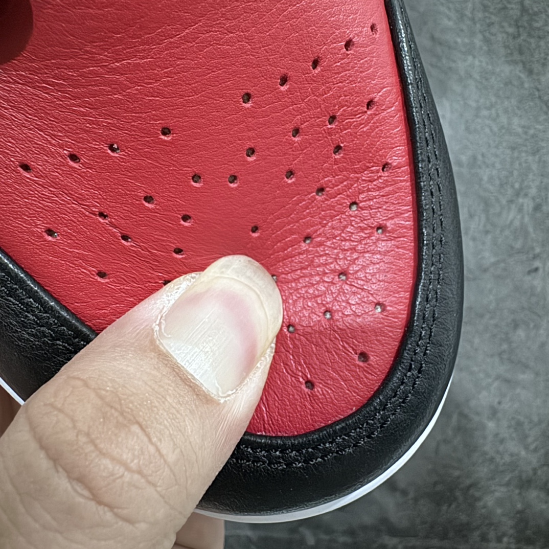 图片[2]-【莞产DG版本】Air Jordan 1 High  \” Banned\” 黑红禁穿 2011版 AJ1乔1高帮文化篮球鞋 432001-001国内一线头部知名大厂出品 知名厂牌同源 原鞋原楦头纸板开发 极致一眼正品既视感 原厂漆皮皮料打造 整体楦型 正确鞋垫背胶 中底拉帮 飞翼3D高频深度立体 等各方细节做工完美呈现 最大限度还原公司正品 实拍如图所示 所见即所得 尺码：40.5 41 42 42.5 43 44 44.5 45 46 47.5-莆田鞋批发中心