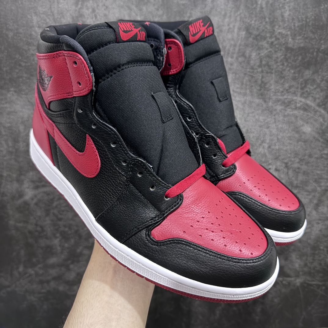 【莞产DG版本】Air Jordan 1 High  \” Banned\” 黑红禁穿 2011版 AJ1乔1高帮文化篮球鞋 432001-001国内一线头部知名大厂出品 知名厂牌同源 原鞋原楦头纸板开发 极致一眼正品既视感 原厂漆皮皮料打造 整体楦型 正确鞋垫背胶 中底拉帮 飞翼3D高频深度立体 等各方细节做工完美呈现 最大限度还原公司正品 实拍如图所示 所见即所得 尺码：40.5 41 42 42.5 43 44 44.5 45 46 47.5-莆田鞋批发中心