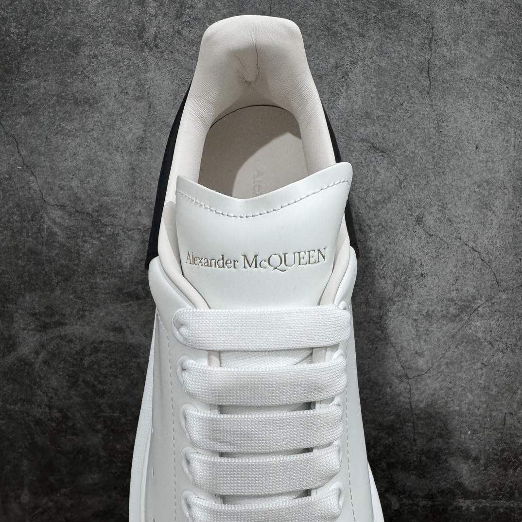 480 麦昆Alexander McQueen Oversized Sneakers 低帮时装厚底休闲运动小白板鞋