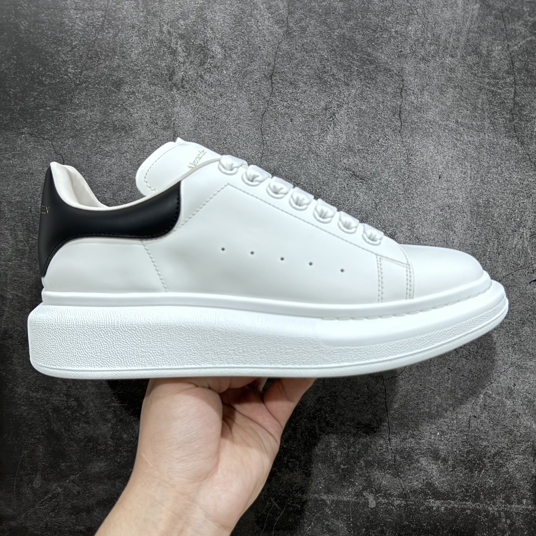 480 麦昆Alexander McQueen Oversized Sneakers 低帮时装厚底休闲运动小白板鞋