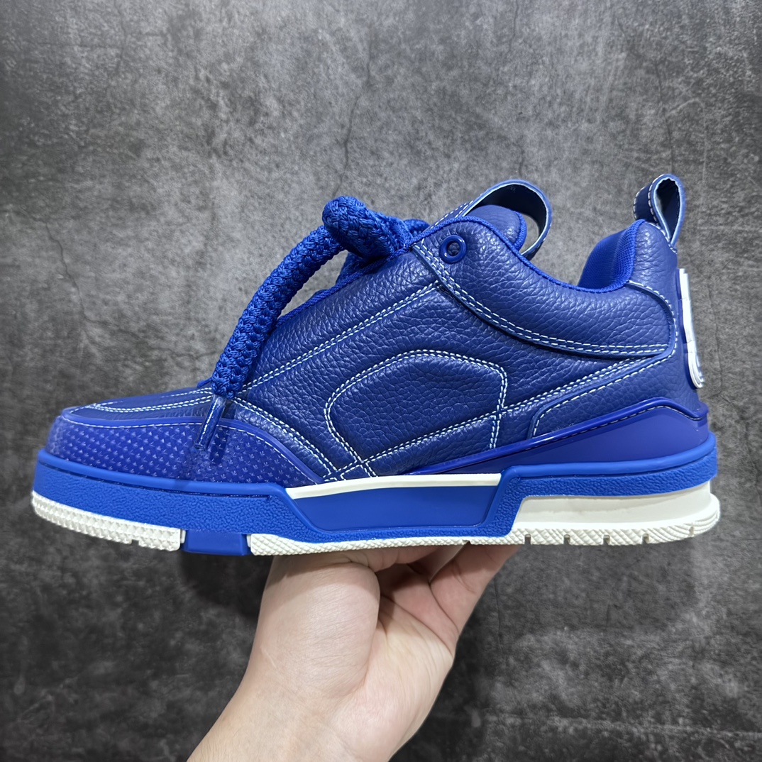 图片[2]-【广东顶级纯原】路易威登Louis Vuitton LV Skate 1854 Low Sneaker LV54系列低帮复古百搭休闲运动文化滑板板鞋nn此次以粒面牛皮革焕新呈现 大号四叶草Monogram 花卉绽放一侧，加垫鞋领和鞋舌援引滑板鞋设计，科技双鞋带和橡胶外底完善整体n采用进口固色与粒面牛剖革结合科技网格面料鞋面材质  鞋垫嵌入超软脚感EVA物料 后跟耐弯折滴塑支撑片全新开发TPU光泽组合隔色鞋底 附送快递加固包装壳nSize ：35-45-莆田鞋批发中心