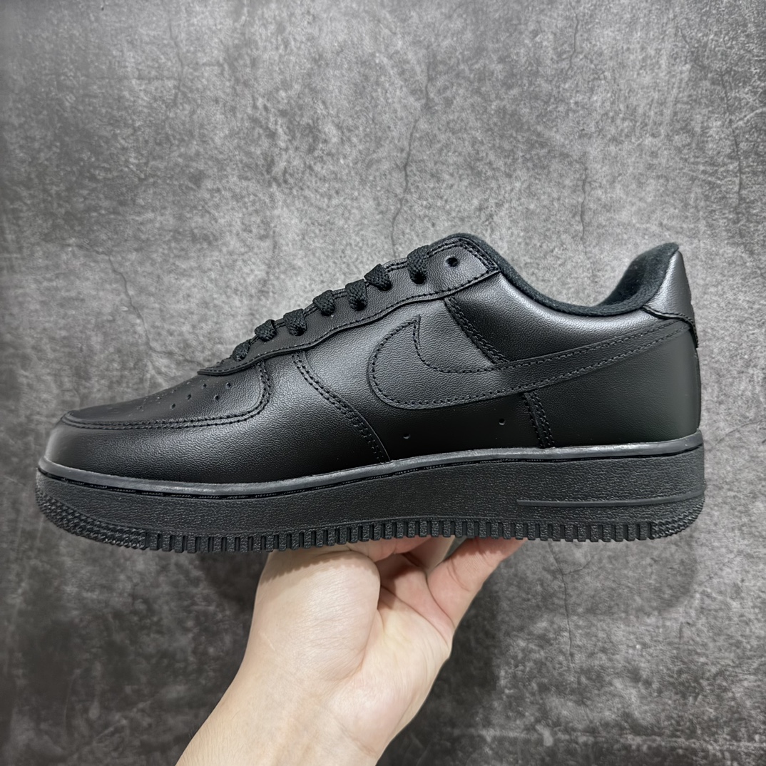 图片[2]-【G版纯原】Supreme X NK AIR Force 1 Low 空军一号联名 黑红 CU9225-001 同步官方2022全新版本n全新翻盖原盒配件 不规则波浪大底咬花 全鞋电脑针车 工整有序 视觉效果满分 原厂拉帮手法 标准四线 密度针距针孔大小控制到位 原装反口里网布海绵 正确卡色网眼大小 新版鞋撑改用纸团代替 原厂港宝加持完美还原灵魂版型 原盒原配从里到外百分百还原 原厂全头层原厂皮料 原标原盒 内置Sole气垫 中底白色背胶 中底划线 已经无限的接近公司 原厂楦头 原厂刺绣 后跟弧度修正 独家私模最大开发到48.5n 尺码：35.5 36 36.5 37.5 38 38.5 39 40 40.5 41 42 42.5 43 44 44.5 45 46 47.5 48.5-莆田鞋批发中心