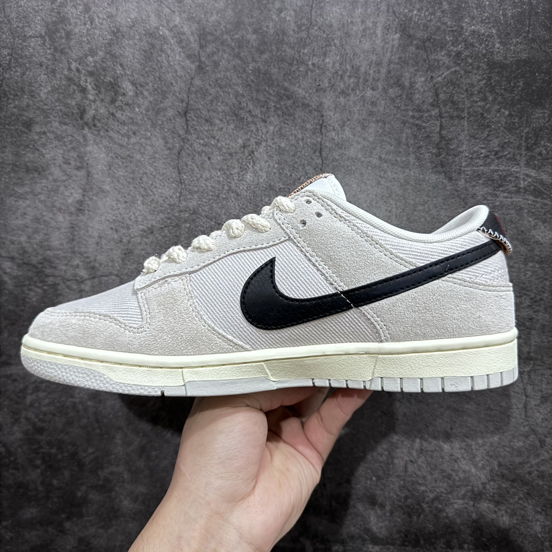 图片[2]-【纯原Z版】Stussy x NK SB Dunk Low 斯图西联名 米白 DD9776-068 独家原厂航空铝磨具打磨大底 鞋头坡度极致还原 原盒原配 圈内天花板工艺 原厂冲刀 超高清洁度 全鞋零毛边皮料切割 全套原楦原模倾力打造完美版型 采用原厂百宏鞋带以及原厂百宏织唛舌标 内标可供原厂几率过验 原厂中底布黄色点胶 原厂中底布拉帮走线遵循公司‼️nSIZE：36 36.5 37.5 38 38.5 39 40 40.5 41 42 42.5 43 44 44.5 45 46-莆田鞋批发中心