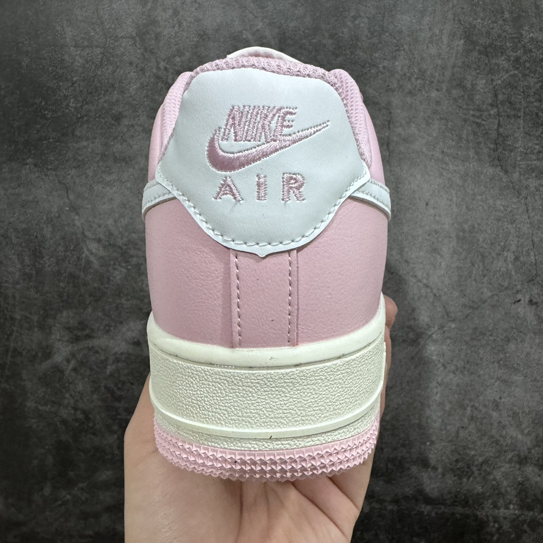 220 Nike By You Air Force 1'07 Low Retro SP空军一号低帮板鞋“皮革芭比粉白”DD8959-100