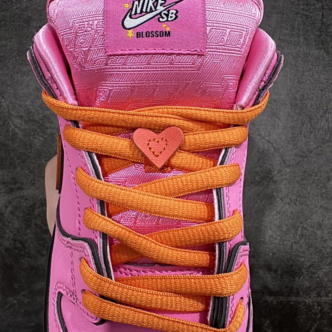 380 【Top版本】The Powerpuff Girls x Nike  SB Dunk Low 飞天小女警联名 粉色花花 FD2631-600