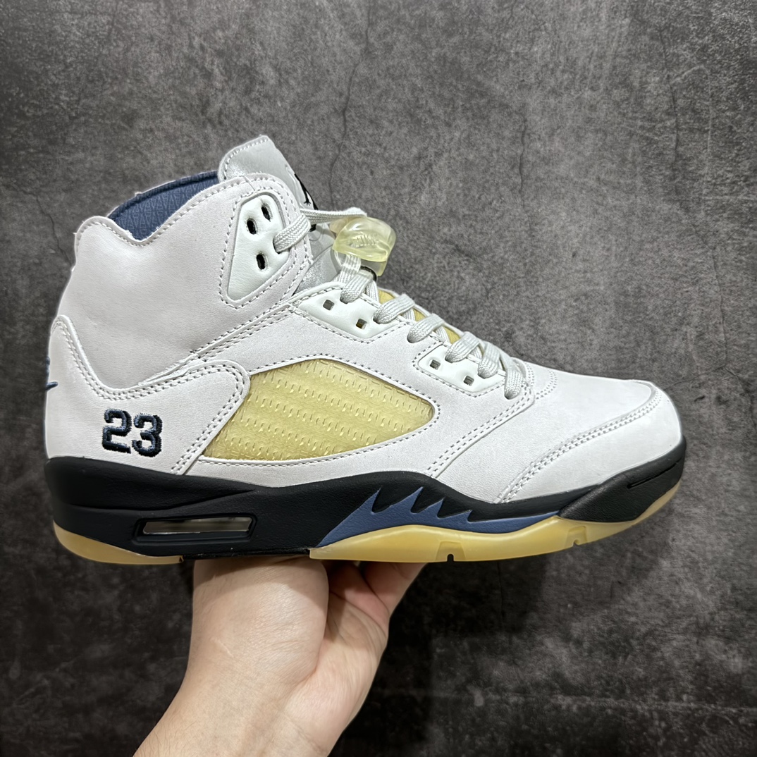 【外贸版】A Ma Maniére x Air Jordan 5 AJ5 x AMM白黄 联名出货n市场首发纯原版 外贸大厂出品，原版开发，原盒配件做工细节都不错，后期也会陆续有大厂出货，提前尝鲜 货号：FZ5758-004 尺码：40-47.5n-莆田鞋批发中心