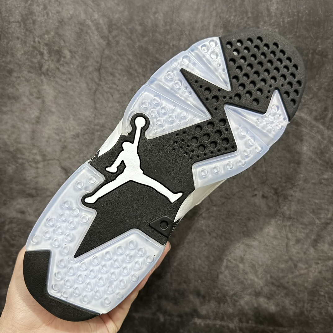 图片[9]-【外贸版】Air Jordan 6 Retro \”Reverse Oreo\” 高帮 白黑奥利奥 AJ6 乔丹6代 aj6 乔6 高邦 白黑色 乔丹篮球鞋系列 与红奥利奥不同，整双鞋以大面积的白色皮革打造，框架也辅以白色呈现，中底、鞋带扣和后跟鞋提等细节采用黑色点缀，辅以黑白泼墨，呼应「白黑奥利奥」主题。后跟处黑色刺绣Jumpman Logo，搭配Air Jordan 6惯用的淡蓝色半透明水晶大底，完成全部设计。整体颜值颇为干净素雅，能轻松适配日常穿搭，想必上脚也会有着不俗的效果。 货号：CT8529-112 尺码：40 40.5 41 42 42.5 43 44 44.5 45 46 47.5-莆田鞋批发中心