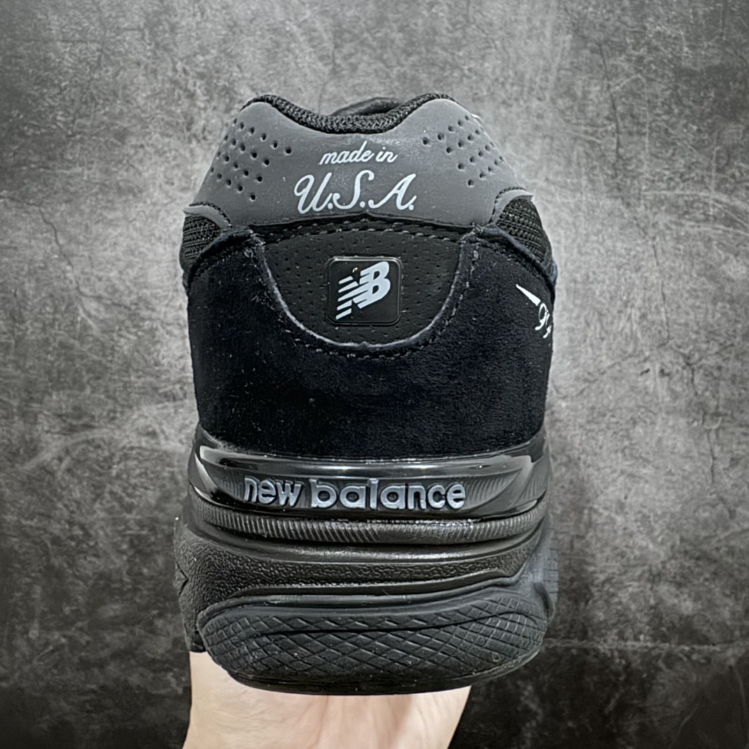 图片[4]-【K版纯原】 New Balance NB990V3 纯黑美产 第三代总统复古慢跑鞋M990TB3nn正确3M反光细节 原楦原纸版开发 正确6层组合底模精密开发 搭载全新碳素中底 后跟透明TPU水晶装饰条稳固 沿用了引以为傲的跑鞋手工技艺 采用猪皮绒面并包裹局部透气网面的鞋身设计 菱网鞋舌上刻有New Balance USA 鞋面依旧身着经典的大热之灰 彰显了其高端的品质身份  尺码：36 37 37.5 38 38.5 39 40 40.5 41.5 42 42.5 43 44 45-莆田鞋批发中心