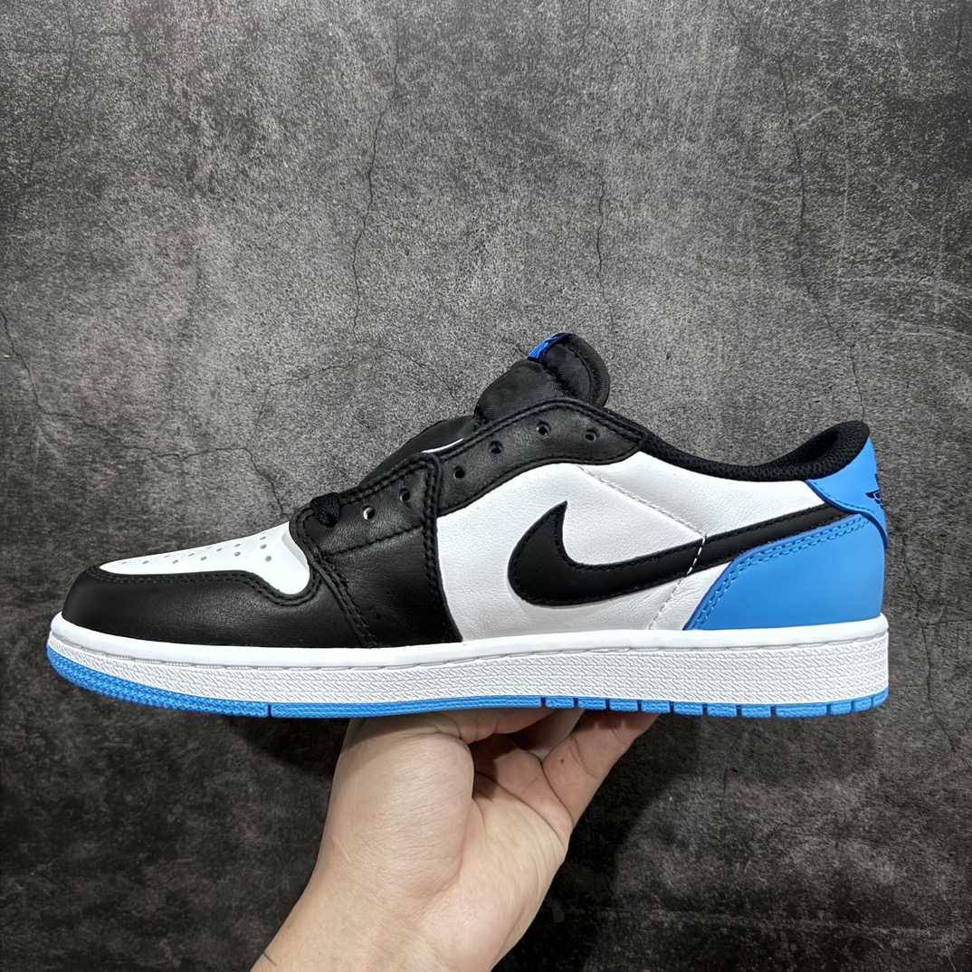 图片[2]-【LW版】Air Jordan AJ1 Low 黑白蓝 原楦原纸板开发 极致一眼正品既视感 原厂皮料 原厂拉帮工艺 全部采用原厂电脑车 针距 边距完全同步原鞋 特供皮料一致原鞋 鞋面清洁度最高QC检验标准 控制溢胶 飞翼3D高频深度立体 鞋盒、防尘纸  均采购来自原厂货号: CZ0790-104 Size：40 40.5 41 42 42.5 43 44 44.5 45 46 47.5-莆田鞋批发中心