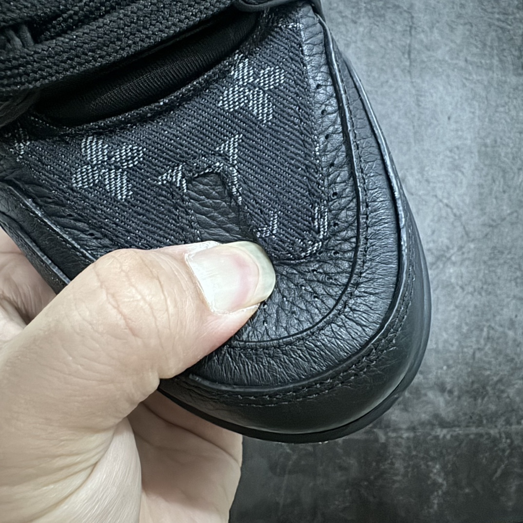 图片[4]-【顶级无胶礼盒有字版】nNigo x LV Trainer 低帮板鞋 黑色n全新顶级版本 完美鞋型 免检品质 全套代购包装说明书防尘布袋物件采用荔枝纹头层小牛革组合头层磨砂皮鞋面材质鞋垫嵌入超软脚感PU乳胶物料后跟耐弯折滴塑支撑片 全新开发TPR光泽组合隔色鞋底 Size：35 36 37 38 39 40 41 42 43 44 45n-莆田鞋批发中心