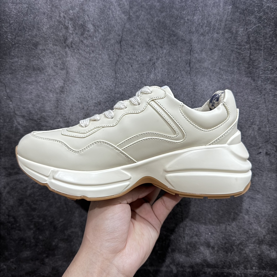 550 意大利时装奢饰品牌·古驰 Gucci Rhyton Vintage Trainer Sneaker 古驰老爹5D皮革角状复古慢跑鞋 524990 DRW00 9022