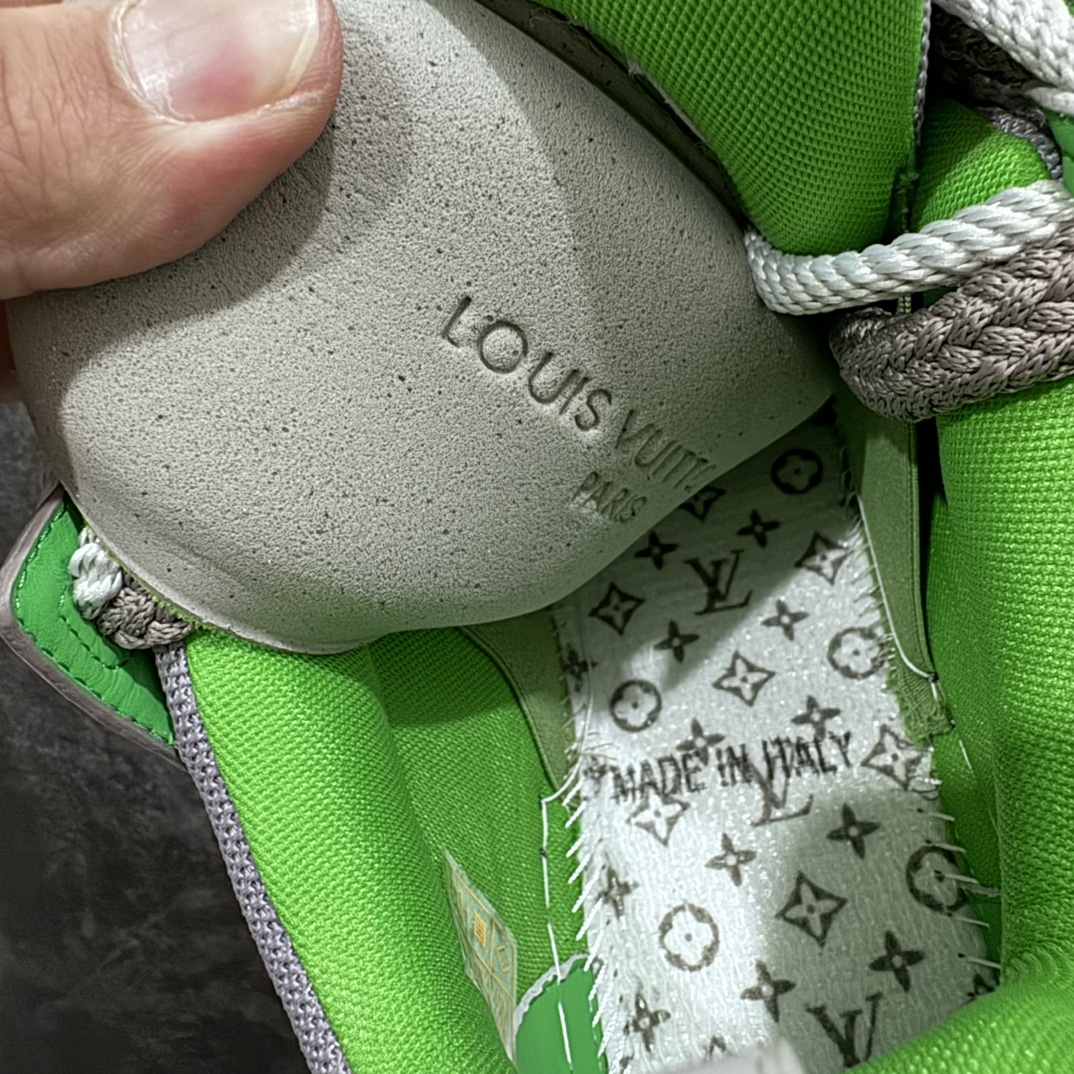 图片[7]-【莞产顶级版】Louis Vuitton LV Skate路易威登 标志性图案 低帮休闲面包鞋 灰绿色n海淘代购同渠道 正确折叠鞋盒 平台外贸高端零售专供品质 原版开发 完美楦型 还原度达到98% 独家定制荔枝纹牛皮 原鞋同步支数鞋带 大底TPU 私模Tpu大底 提供原版可配备对比 拒绝市场吹嘘所谓原版开发 尺码：35 36 37 38 39 40 41 42 43 44 45 注意：46码可以订制 （订制的尺码无质量问题不退不换）-莆田鞋批发中心