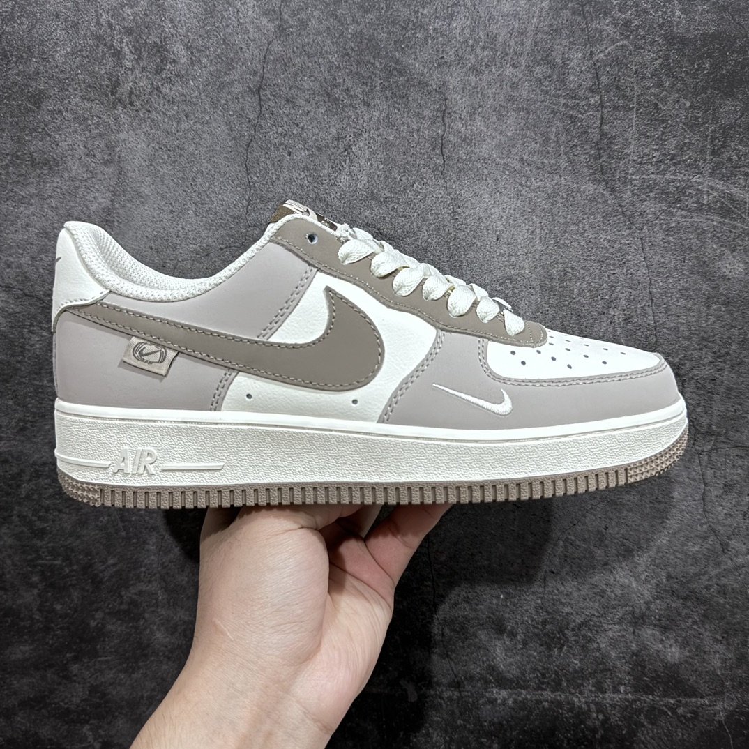 【公司级】Nk Air Force 1\’07 Low 生椰拿铁 空军一号低帮休闲板鞋 DB3301-188n原楦头原纸板 打造纯正空军版型 专注外贸渠道 全掌内置蜂窝气垫 原厂中底钢印、拉帮完美 尺码：36 36.5 37.5 38 38.5 39 40 40.5 41 42 42.5 43 44 44.5 45-莆田鞋批发中心