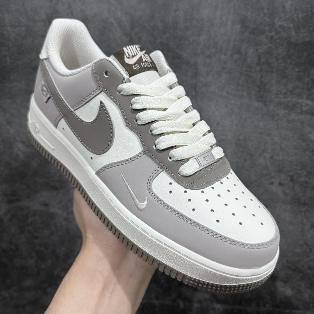 图片[3]-【公司级】Nk Air Force 1\’07 Low 生椰拿铁 空军一号低帮休闲板鞋 DB3301-188n原楦头原纸板 打造纯正空军版型 专注外贸渠道 全掌内置蜂窝气垫 原厂中底钢印、拉帮完美 尺码：36 36.5 37.5 38 38.5 39 40 40.5 41 42 42.5 43 44 44.5 45-莆田鞋批发中心