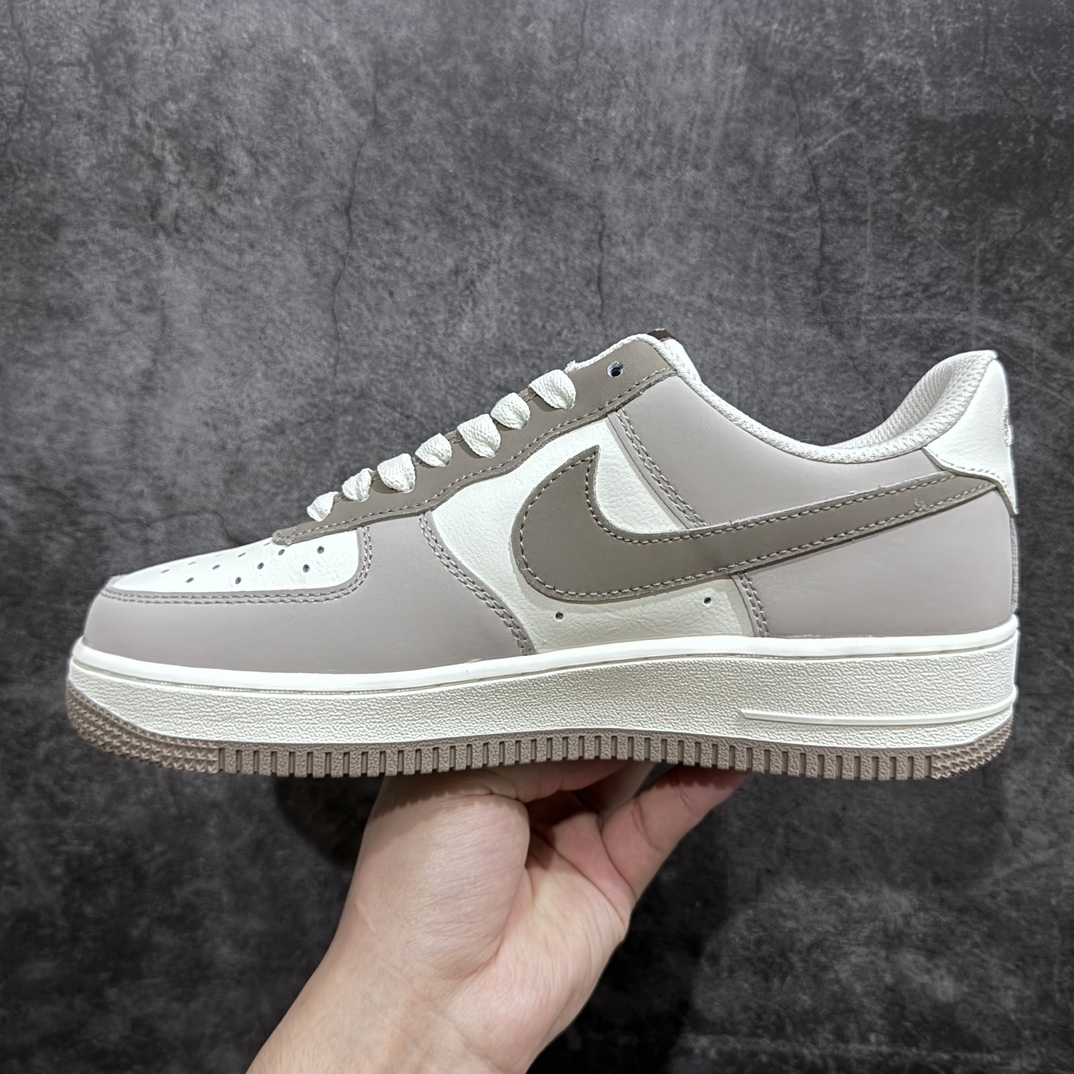 图片[2]-【公司级】Nk Air Force 1\’07 Low 生椰拿铁 空军一号低帮休闲板鞋 DB3301-188n原楦头原纸板 打造纯正空军版型 专注外贸渠道 全掌内置蜂窝气垫 原厂中底钢印、拉帮完美 尺码：36 36.5 37.5 38 38.5 39 40 40.5 41 42 42.5 43 44 44.5 45-莆田鞋批发中心