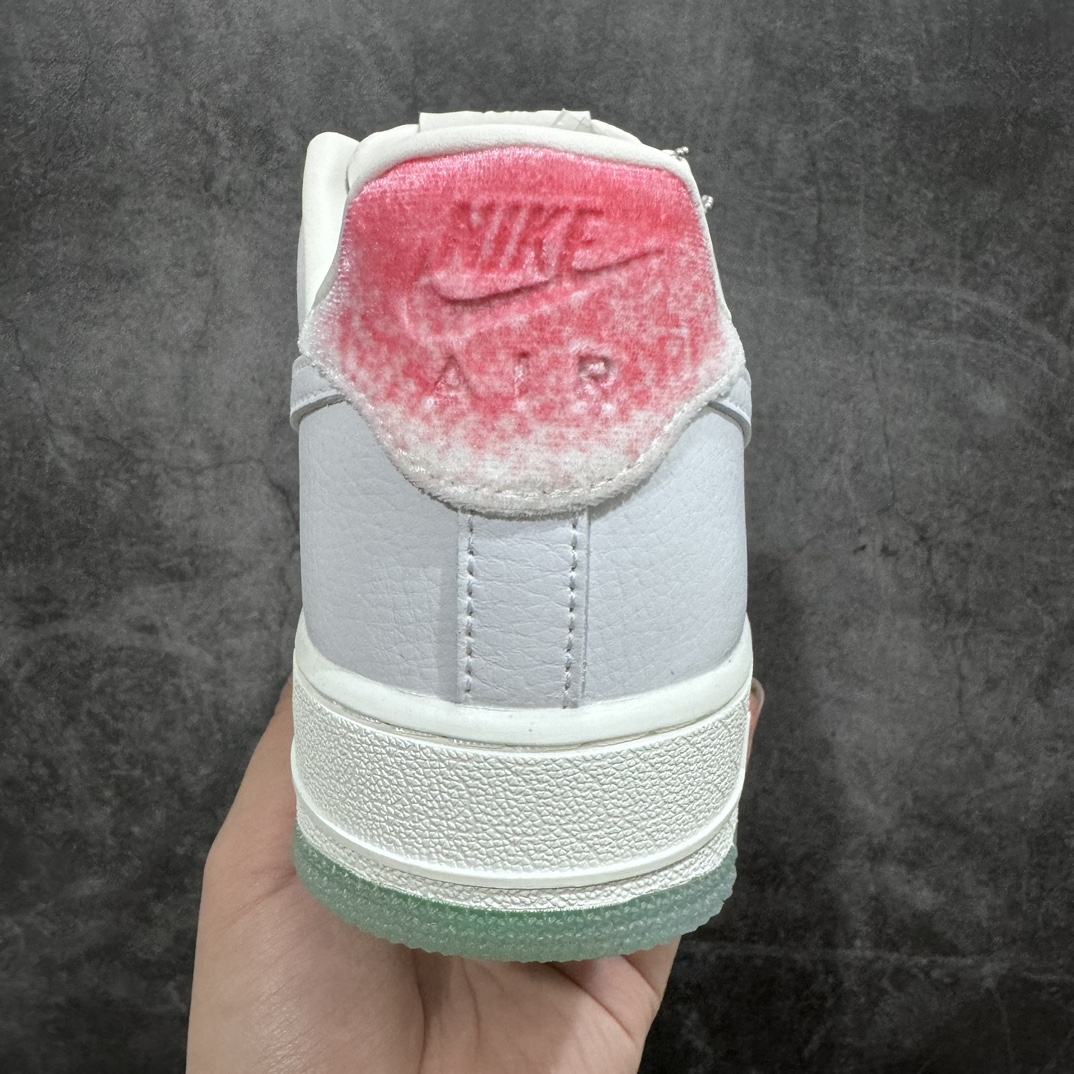 图片[4]-【HY版本】Air Force 1 Low \”GOT\’EM\” 寿桃n随鞋附赠GOT\’EM皮革吊牌, 天鹅绒鞋袋前端鞋带扣n原楦头原纸板 打造纯正空军版型 专注外贸渠道 全掌内置蜂窝气垫原盒配件 原厂中底钢印、拉帮完美 官方同步上架 货号：DC3287-111 Size：36 36.5 37.5 38 38.5 39 40 40.5 41 42 42.5 43 44 44.5 45-莆田鞋批发中心