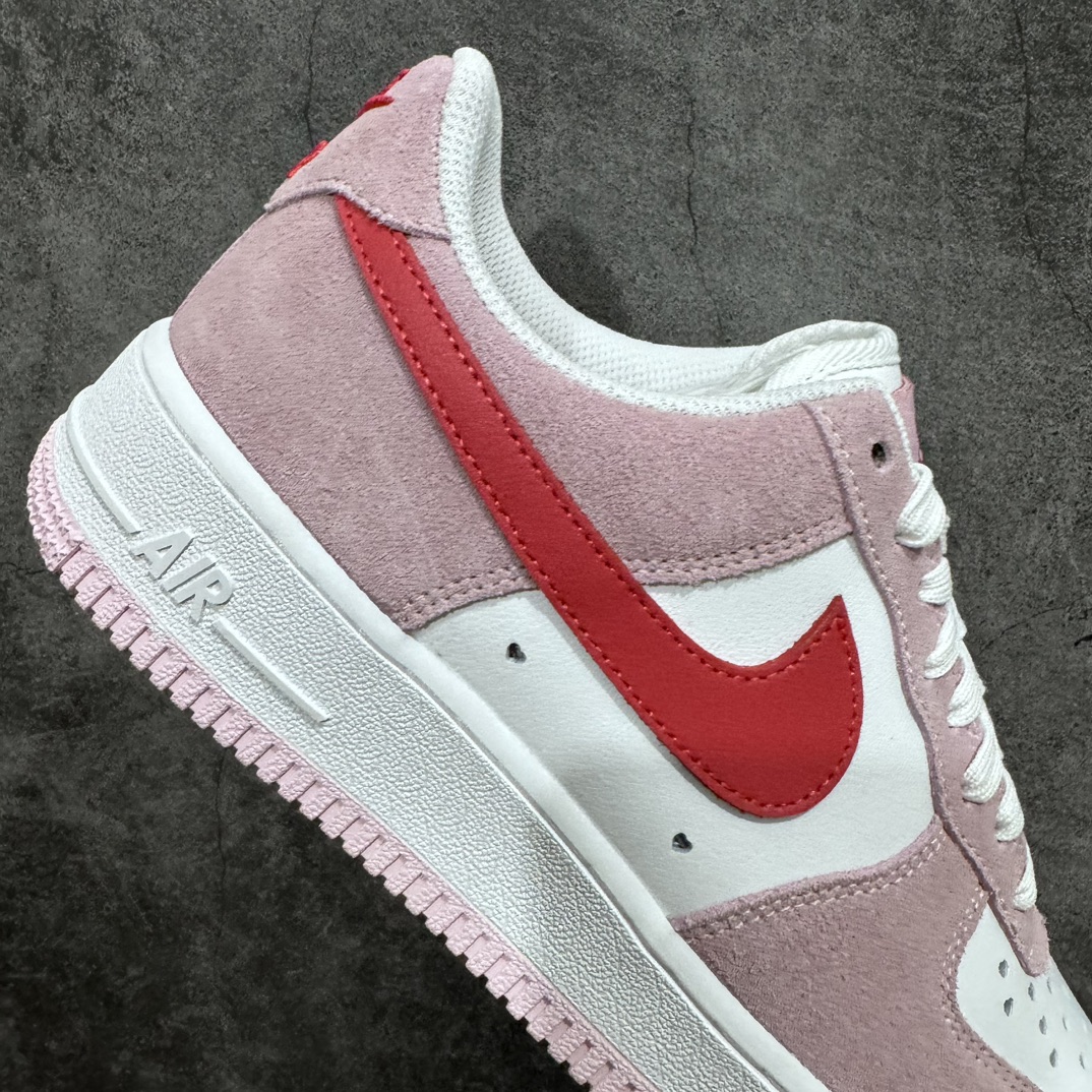 图片[7]-【纯原HY版本】Nike Air Force 1 Low 空军一号 情人节白粉  DD3384-600n内置芯片，可扫码版，支持手机NFC识别n原厂冲刀皮料切割干净 无任何毛边 清洁度细节完美做工细节全方位比对原鞋n原楦原纸板 打造纯正空军 专注外贸渠道全掌内置蜂窝气垫 原盒配件 原厂中底钢印、拉帮完美！ 全套原楦原模倾力打造完美版型！n无解鞋型 原盒原配 超高清洁度 全鞋零毛边皮料切割！n官方原鞋1:1开发-全方位比对原鞋！n复刻官方原厂模具-倾力打造完美版型！！n全掌内置蜂窝气垫-材质用料绝不偷工减料！n全配色更换新一代最新版-鱼鳞纹大底！＋可荧光邦迪车缝线！nSIZE：35.5 36 36.5 37.5 38 38.5 39 40 40.5 41 42 42.5 43 44 44.5 45-莆田鞋批发中心