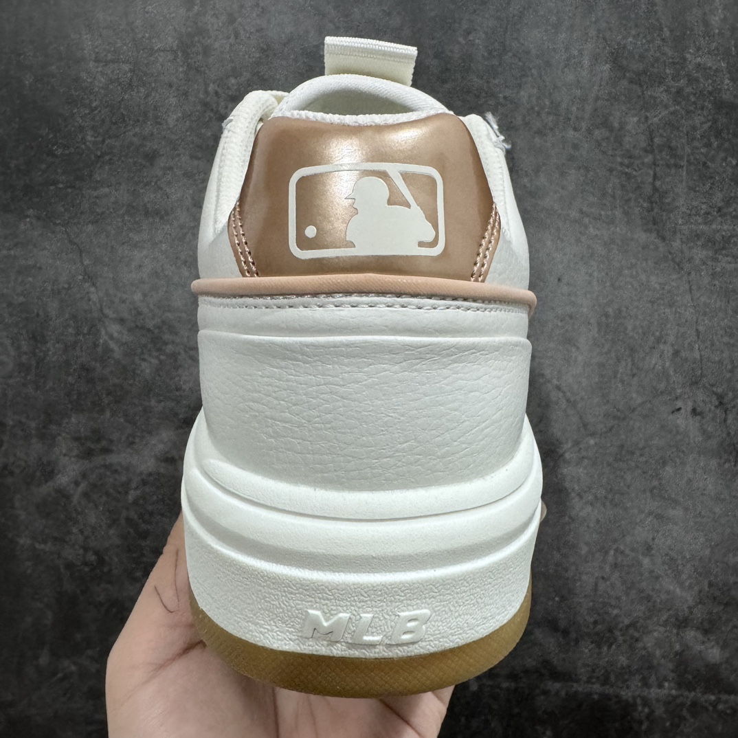 图片[4]-【纯原版】韩国洋基队NY大标潮流老爹鞋 MLB小白鞋市面上唯一顶级纯原版本 原材料打造 原楦原档案数据开发版型 完美鞋头弧度/后套收口效果🆚市面文案版本‼️ 原厂立体填充鞋舌海绵 中底注胶孔原数据开发模具大底 原厂转印标 保证不掉字 内增高6cm 原厂1：1模具开发 原厂进口纳米材质 原厂 全套手提袋 原盒雷射防伪标包装 天猫订单品质 官网尺码35 36 36.5 37.5 38 38.5 39 40 40.5 41 42 42.5 43 44 45-选品中心